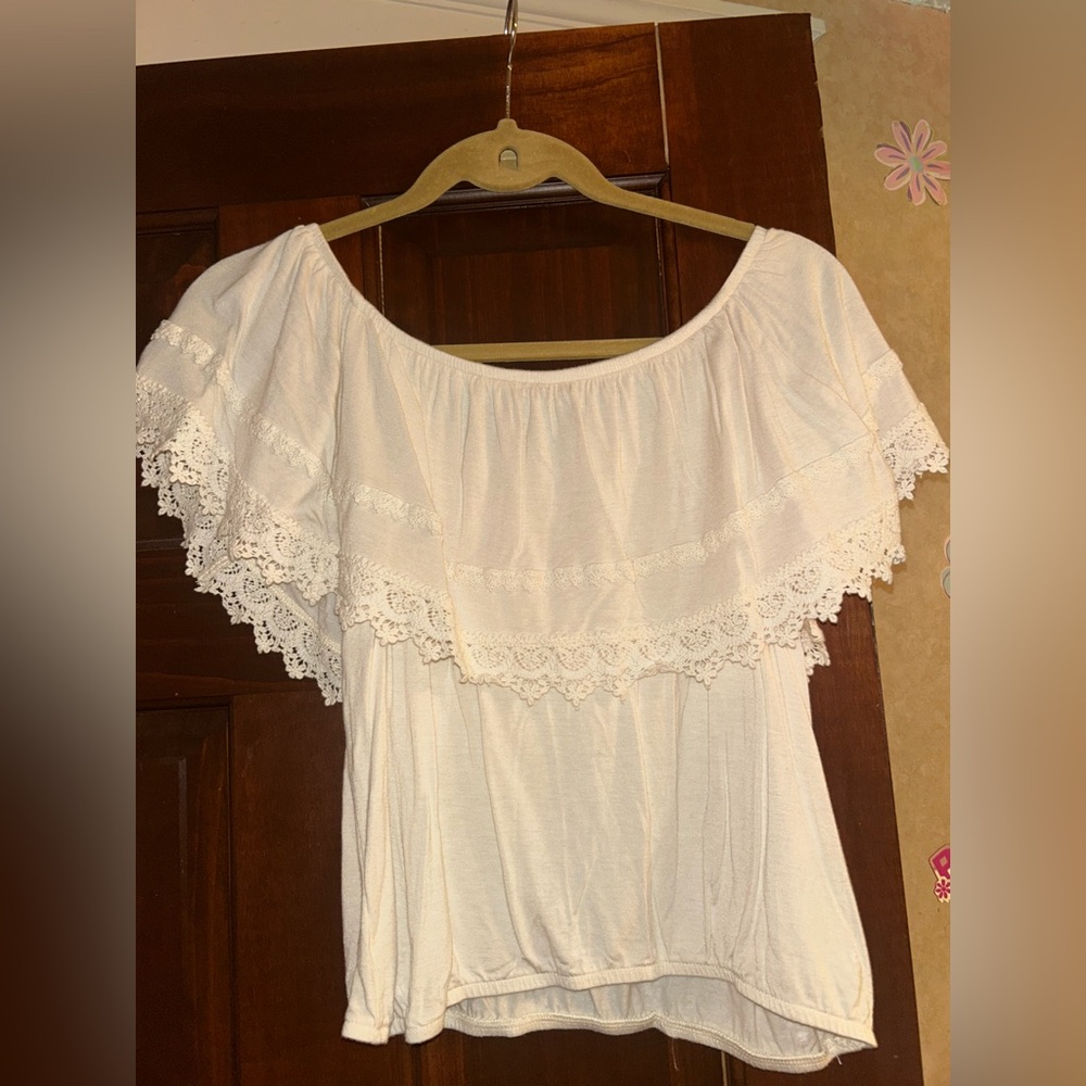 Hollister White Lace Off-Shoulder Top